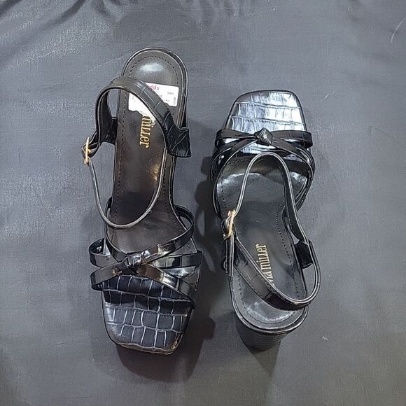 BRAND NEW OLIVIA MILLER HIGH BLOCK HEEL OPEN TOE ADJUSTABLE BUCKLE SANDAL - Picture 4 of 14